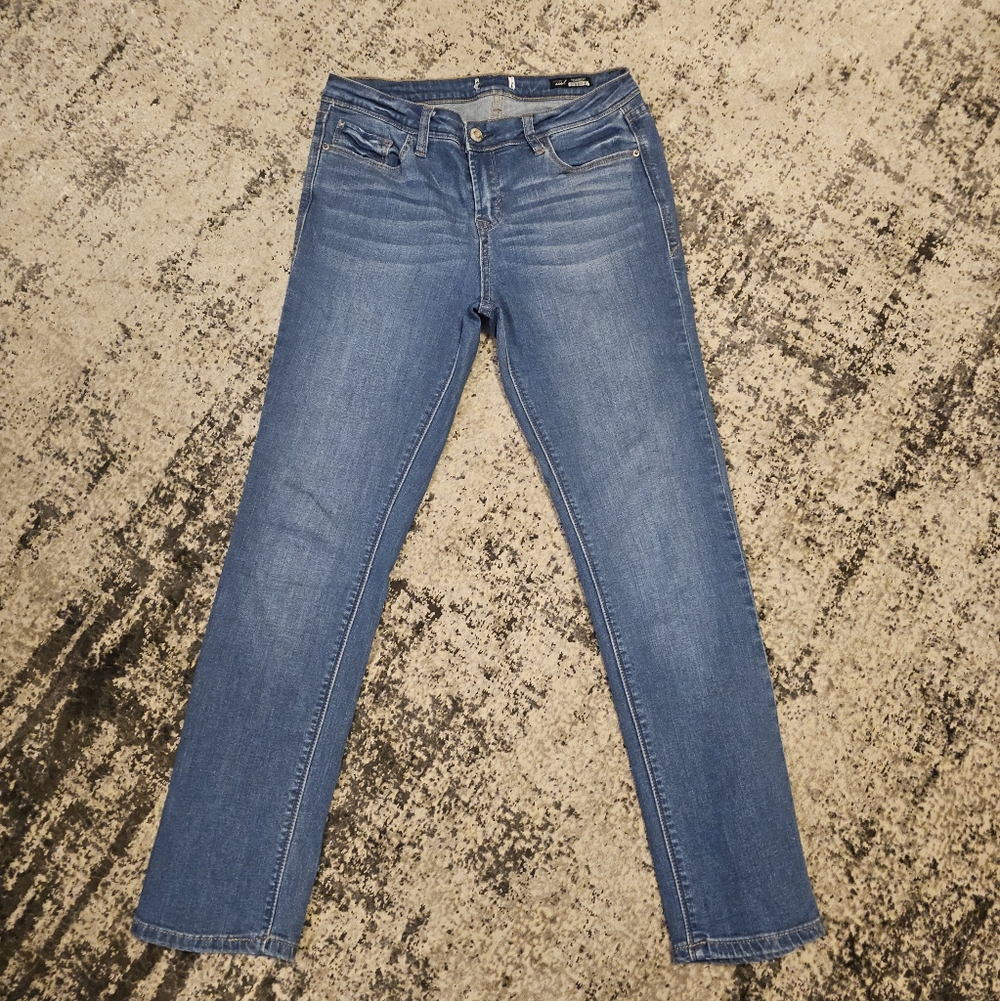 Kensie Classic Women's Mid-Blue Straight Jeans